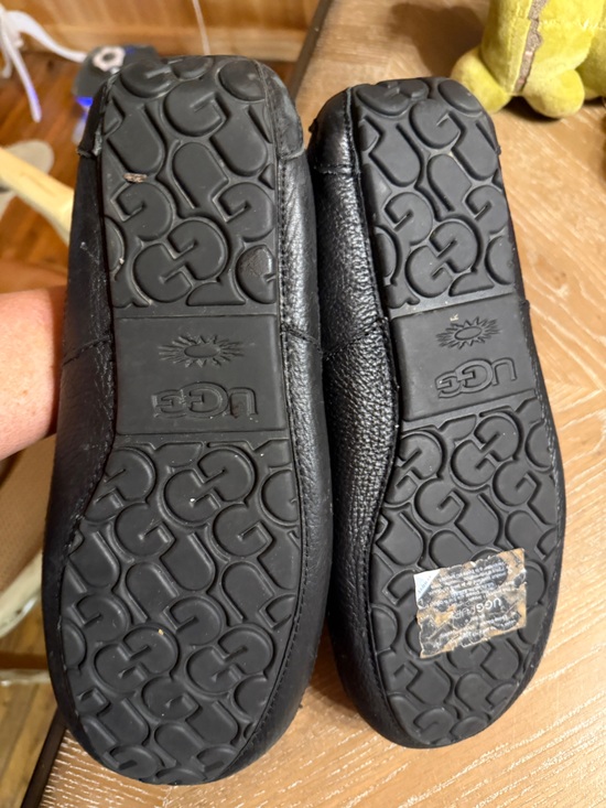 UGG Ascot Men\'s Slipper - Black Matte Leather, US 13 Good Condition